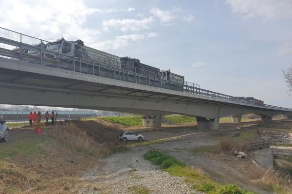 Viadotto Taro - direz. Parma (raccordo A15-A22)